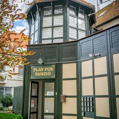 Bed & Breakfast Play Pub Etterem Es Panzio