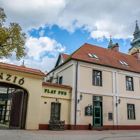 Bed & Breakfast Play Pub Etterem Es Panzio Debrecen