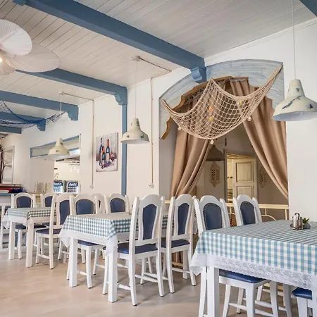 Bed & Breakfast Play Pub Etterem Es Panzio 2*